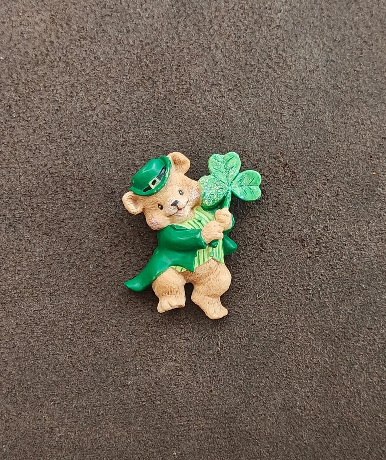 1986 American Greetings St. Patrick's Day Leprechaun Bear With Shamrock Brooch