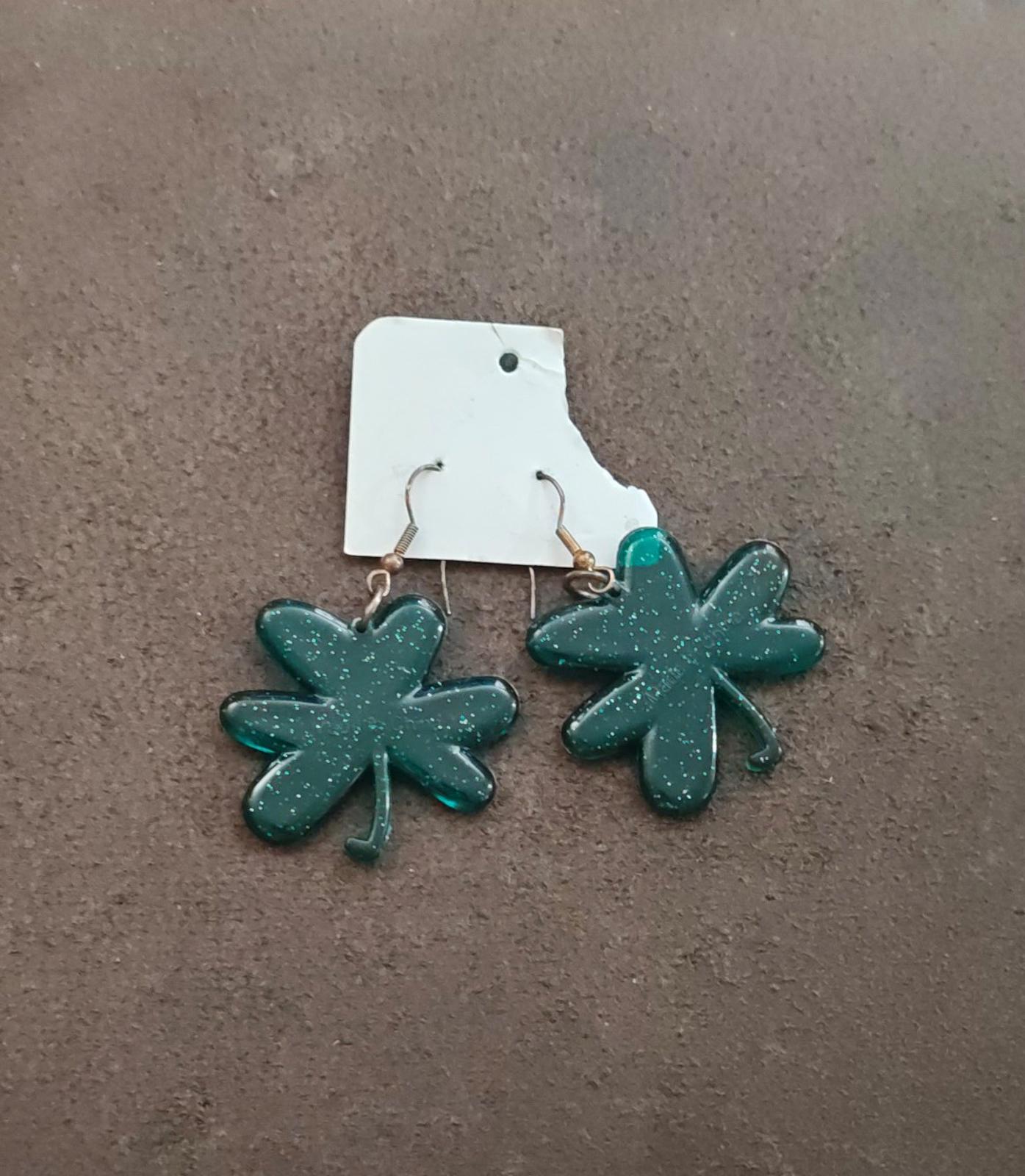 1980s Glittery Green Shamrock Pierced Earrings