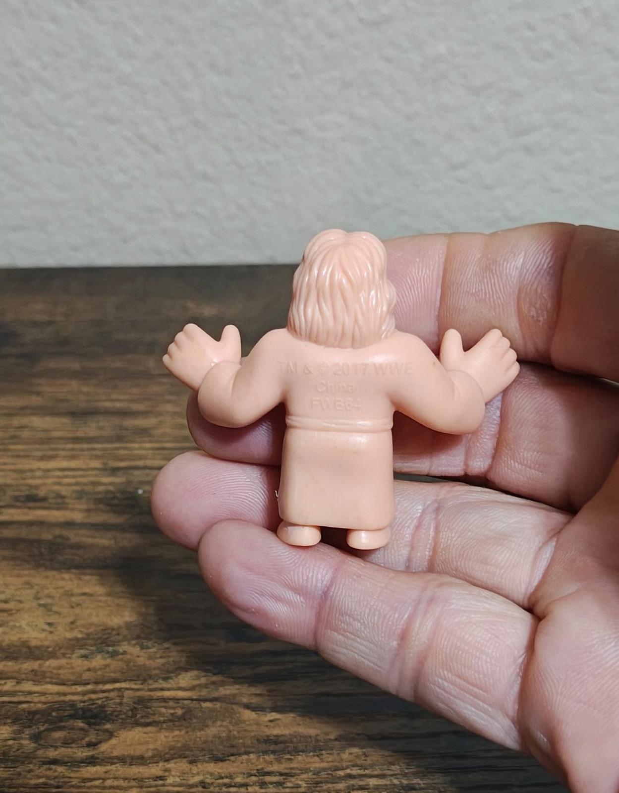 2017 Mattel WWE M.U.S.C.L.E. Ric Flair Wearing a Bathrobe Plastic Minfigure
