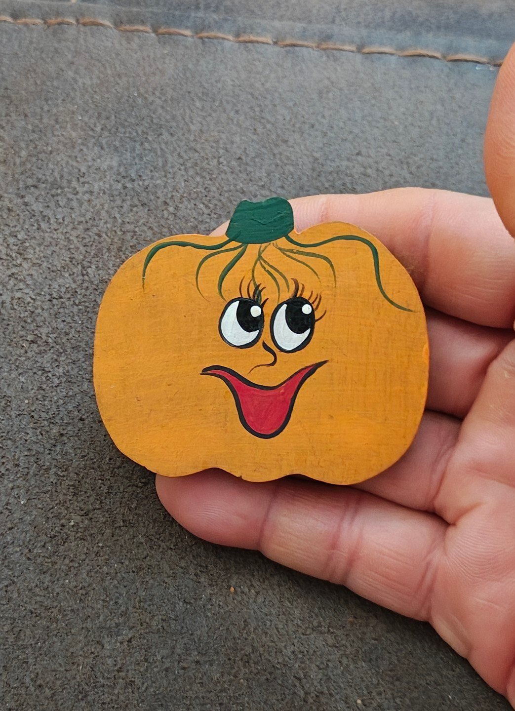 Super Cute Handmade/Handpainted Smiling Pumpkin Wooden Pin Brooch