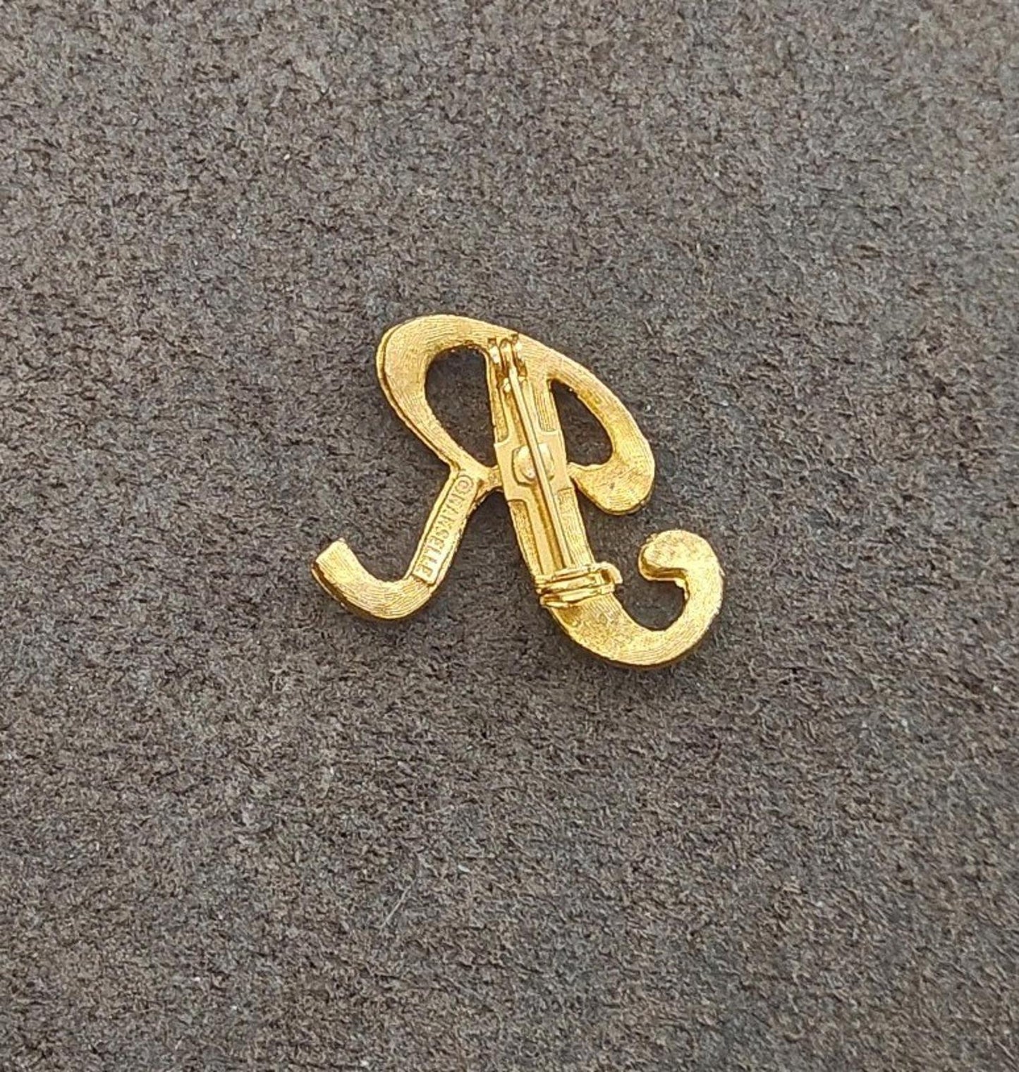 1960/70s Mamselle Vintage Gold Tone Monogram Initial R Brooch Pin