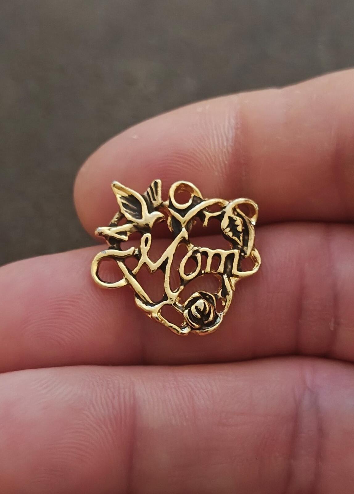 1980s Gold Tone"Mom" Floral Heart Pin