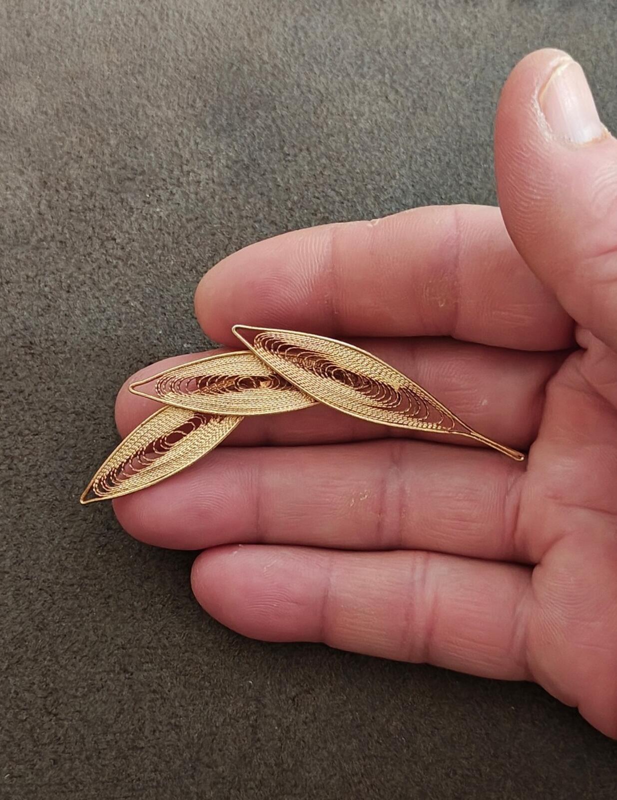 1960s/70s Gold Tone Openwork Filigree Leaf Brooch