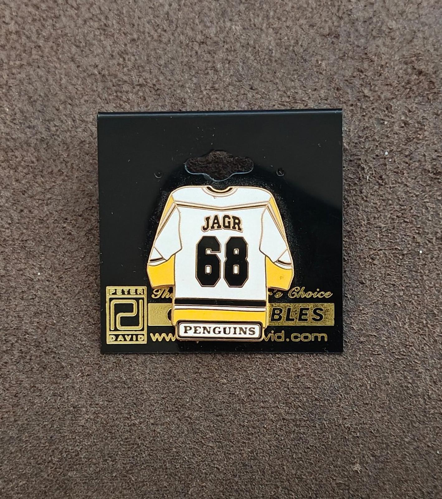 1990s Pittsburgh Penguins Jaromir Jagr #68 Jersey Gold Tone Enamel Pin