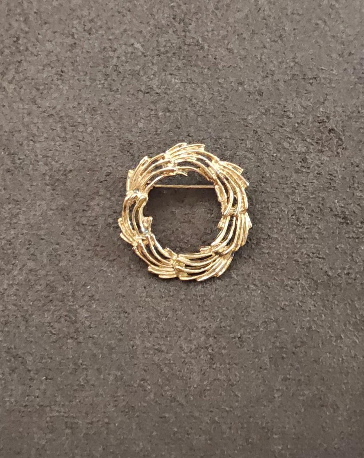 1960’s Elven Style Swirling Circle Gold Tone Brooch