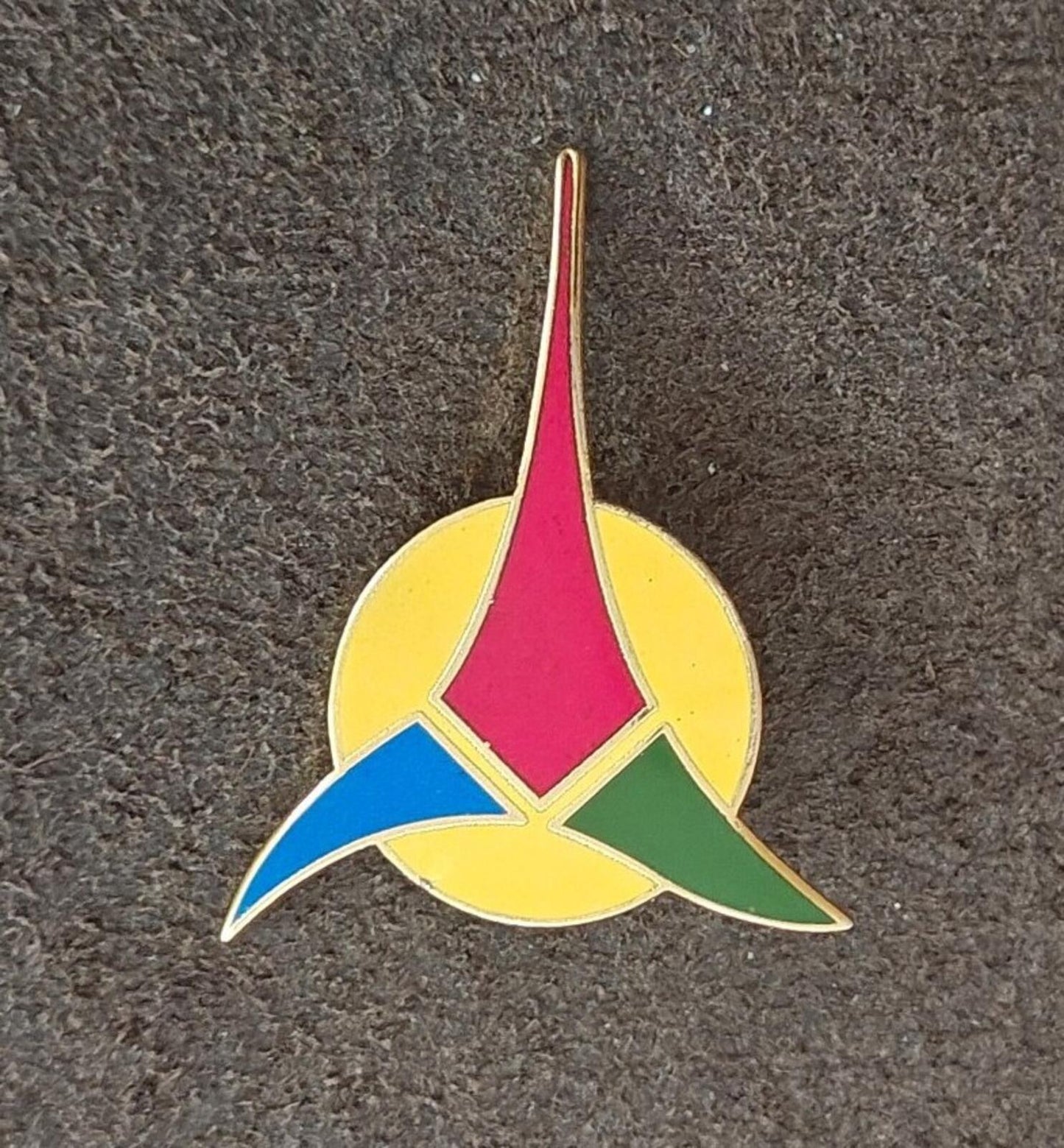 1986 Star Trek Klingon Empire Trefoil Gold Tone Enamel Pin Badge