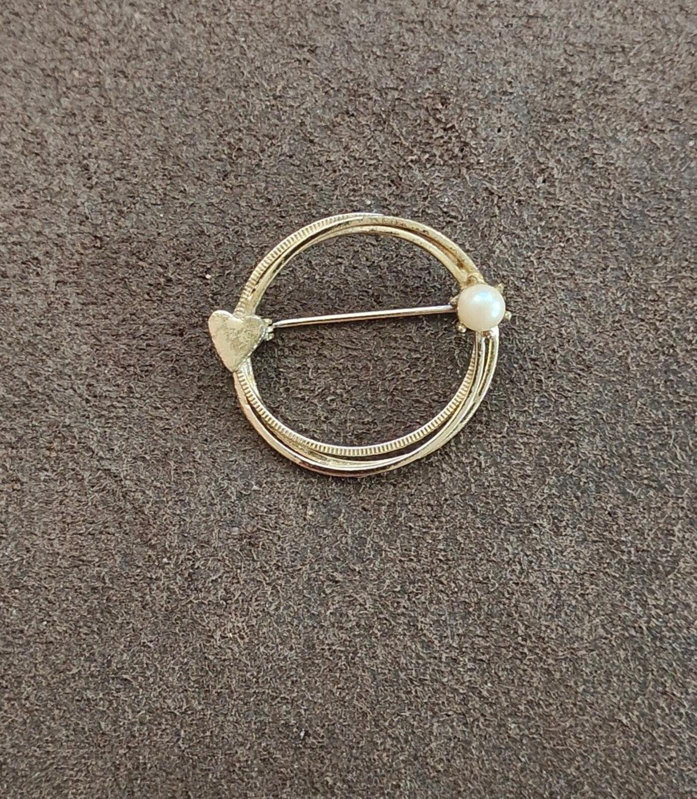 1950s/60s Gold Tone Eternity Circle Brooch