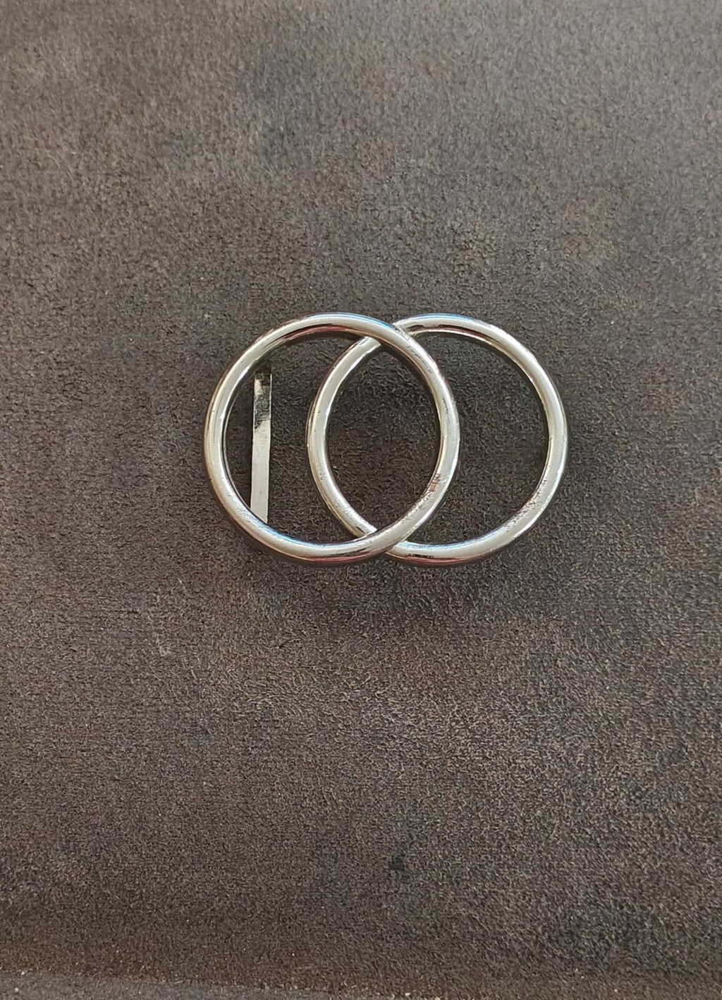 Elegant Modernist Silver Tone Double O-ring Belt Buckle.