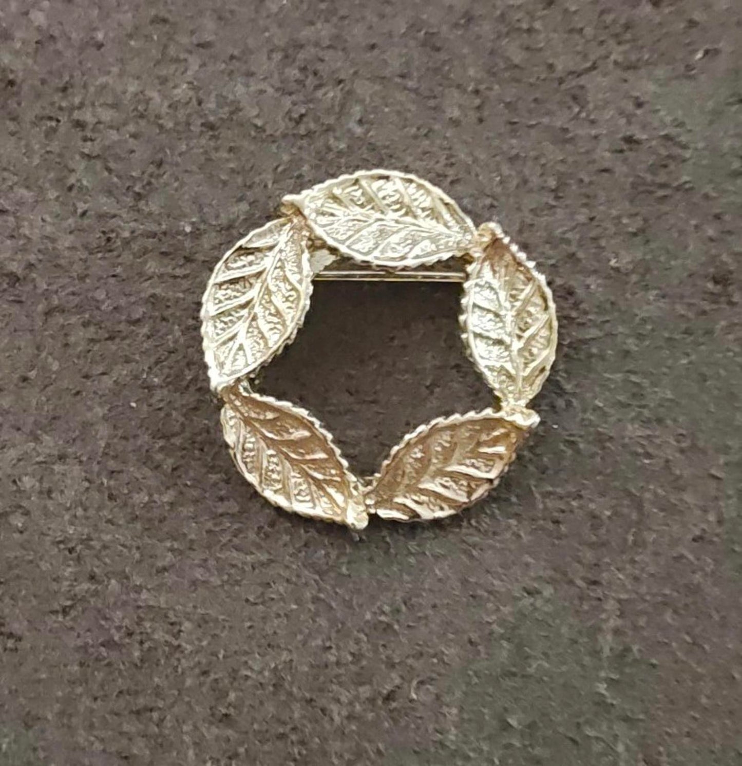 1960s Gerry's Gold Tone Textured Leaf Wreath Brooch