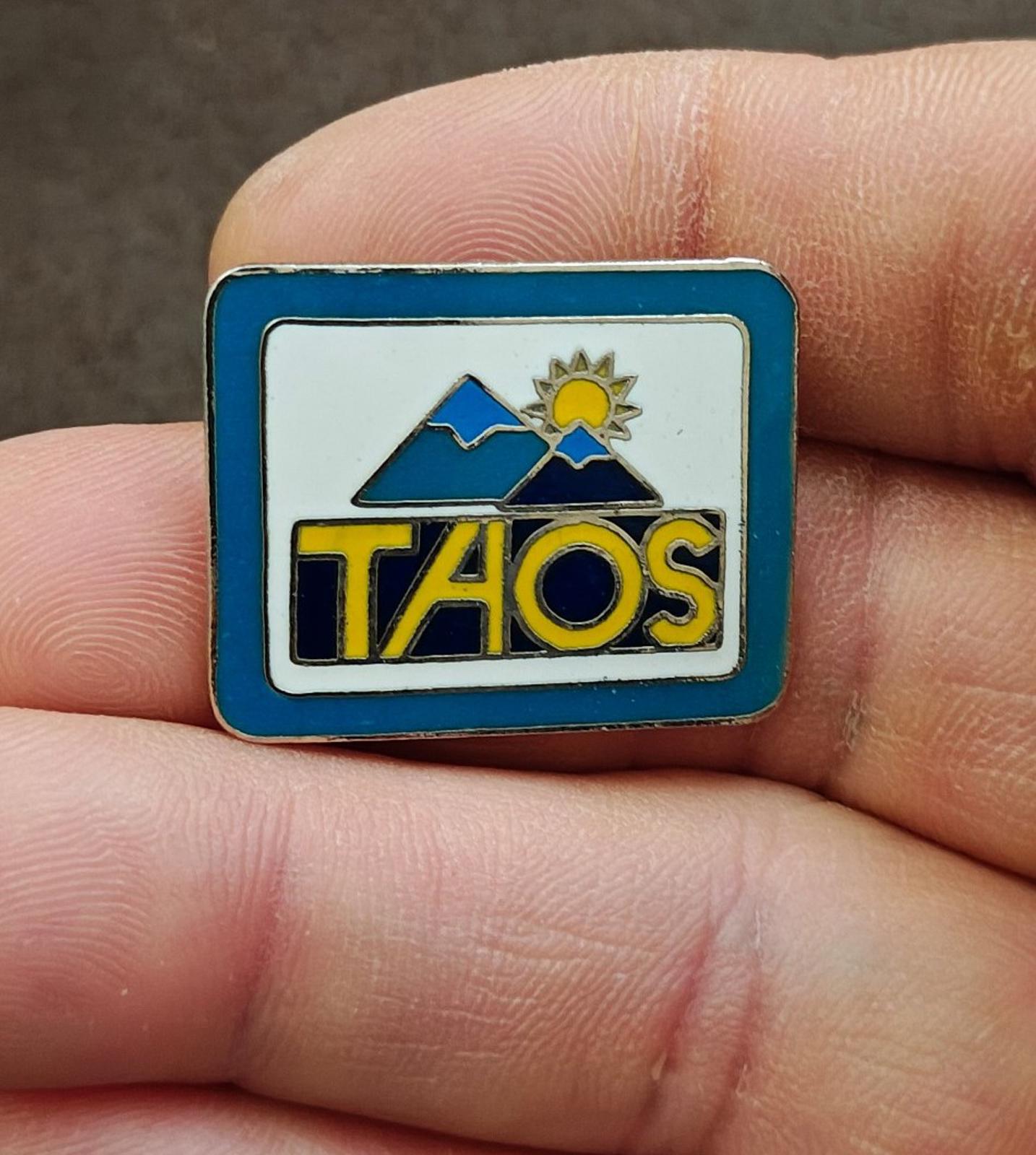 1970s/80s Taos New Mexico Ski Valley Silver Tone Pin