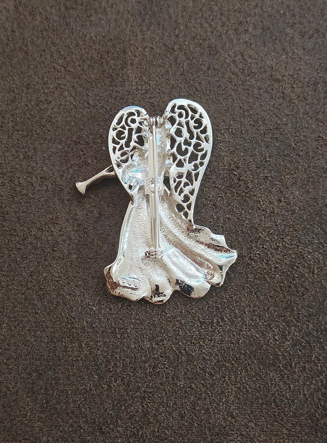 1980s Signed JJ Pewter Trumpeting Angel Brooch With Filigree Wings