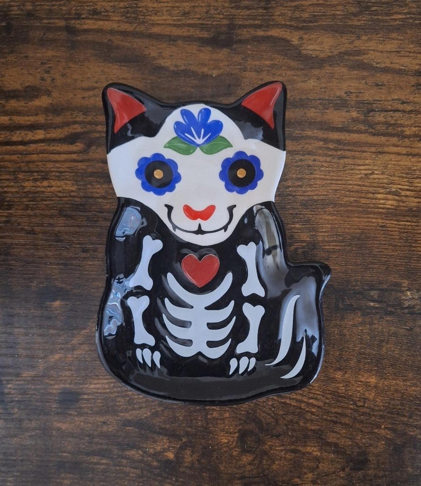 Single black 3D cat sugar skull trinket plate with blue flowers and red heart decoration