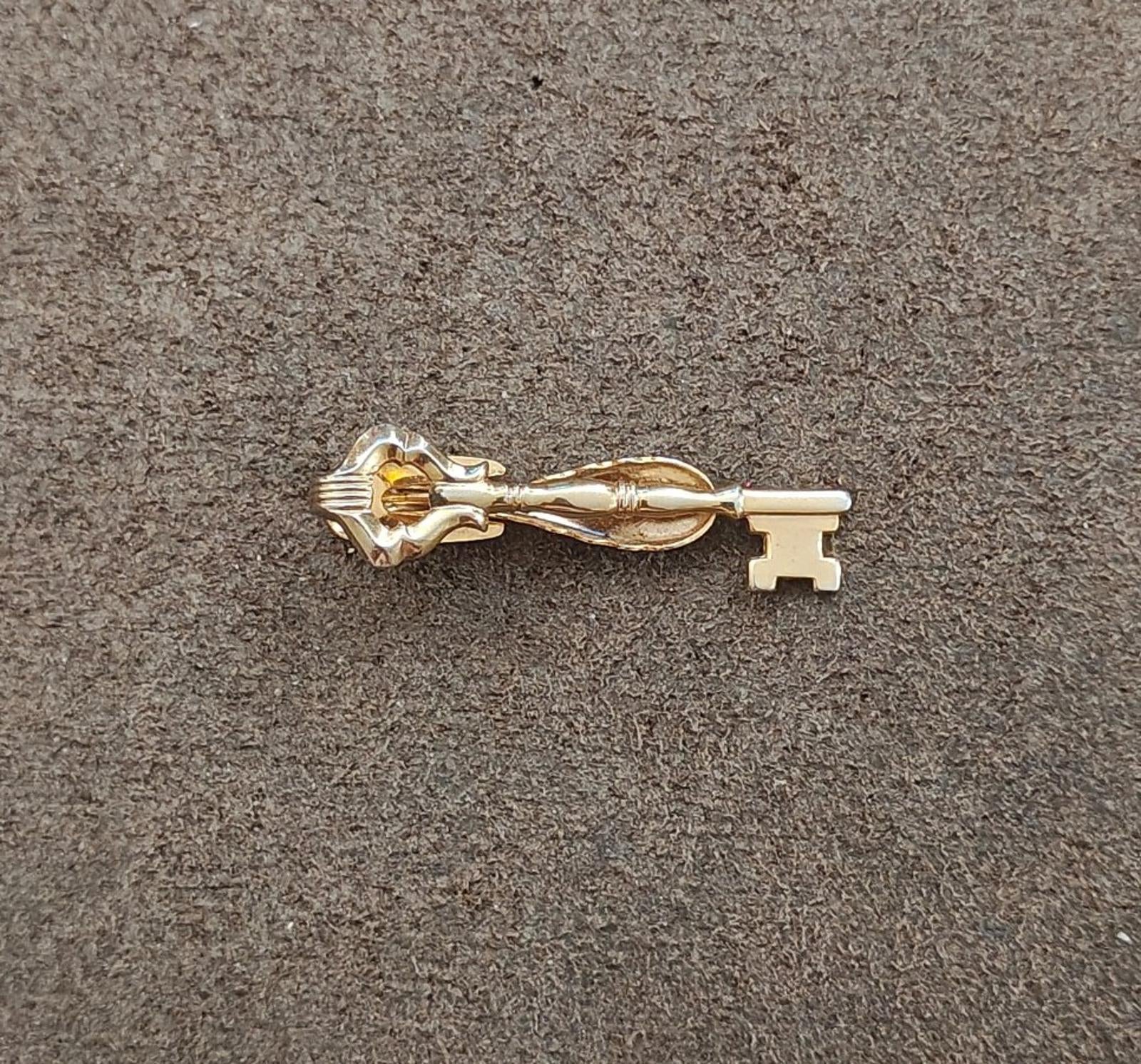 1950s Signed Hickok USA Gold Tone Figural Skeleton Key Tie Clip