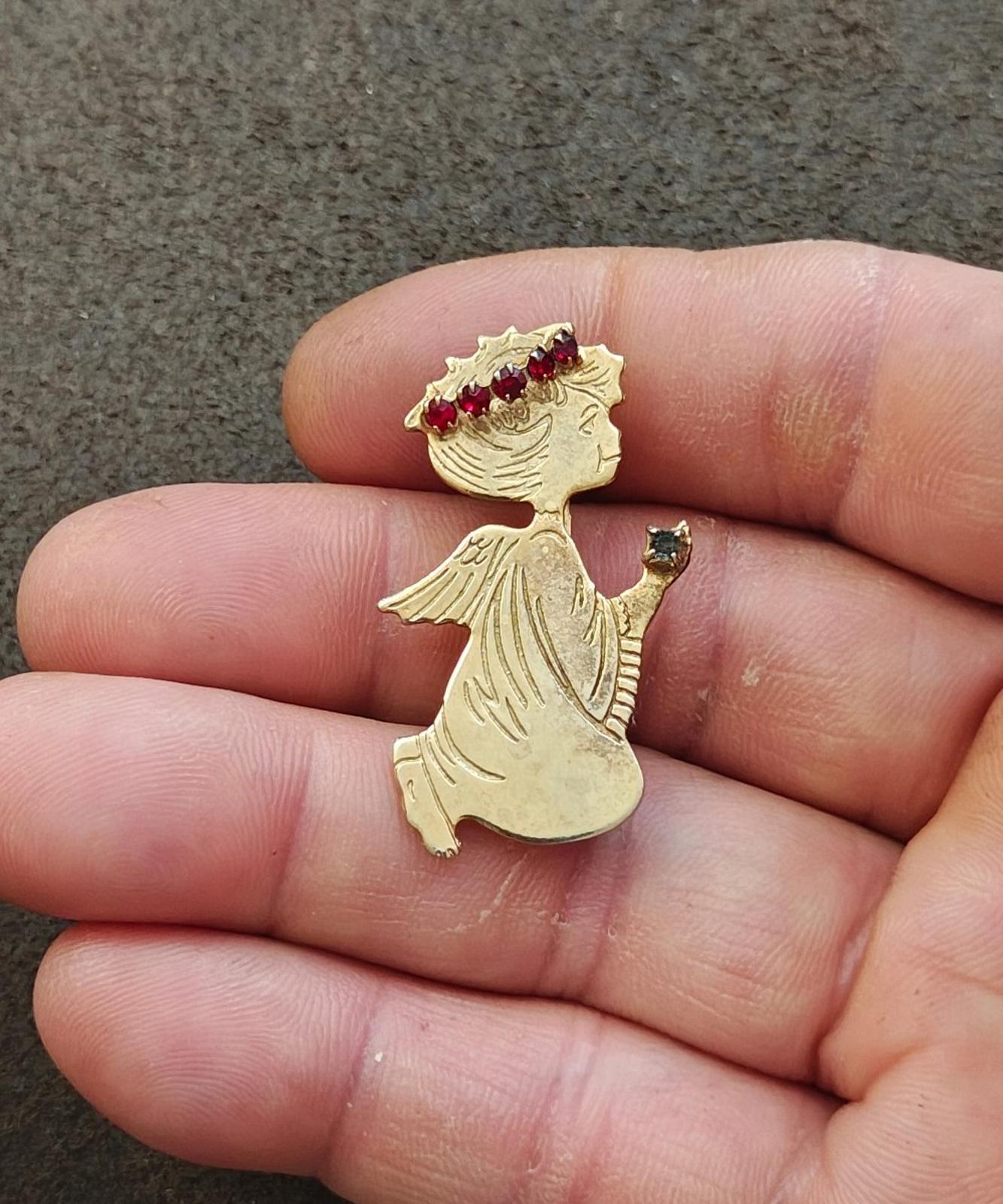 1950s/60s Gold Tone  Kneeling Praying Angel With a Red Rhinestone Halo Brooch