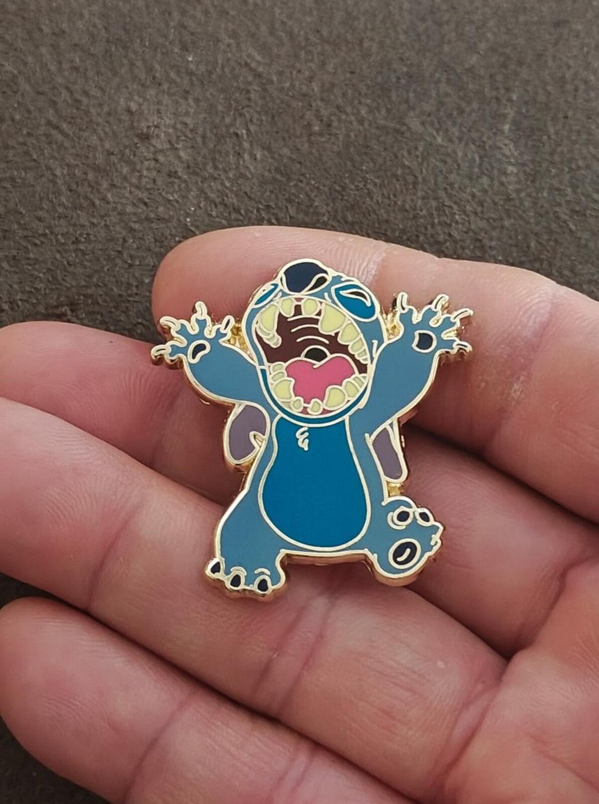 2009 Official Disneyland Resort Paris Stitch Booster Set Enamel Pin