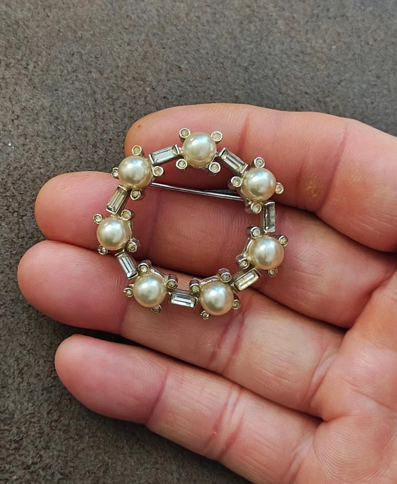 1960s Silver Tone With Faux Pearls Clear Rhinestones Circle Brooch Pin