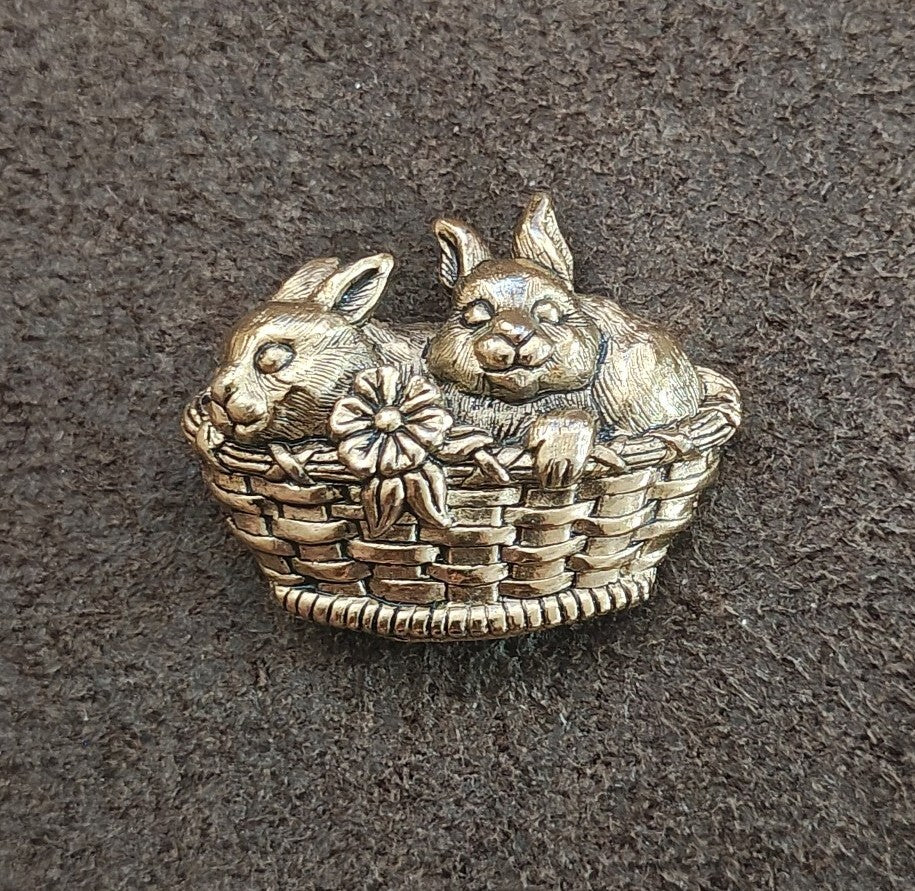 1990 Avon Basket of Love Featuring Two Bunnies In a Basket Gold Tone Brooch
