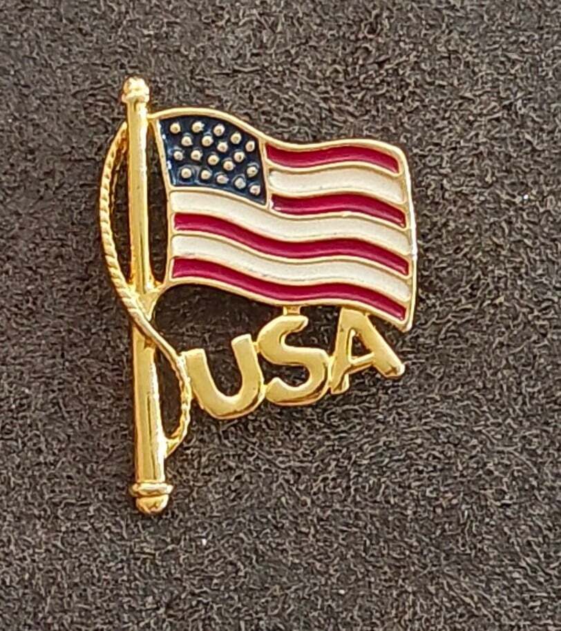 1980s Patriotic USA American Flag Gold Tone Enamel Pin