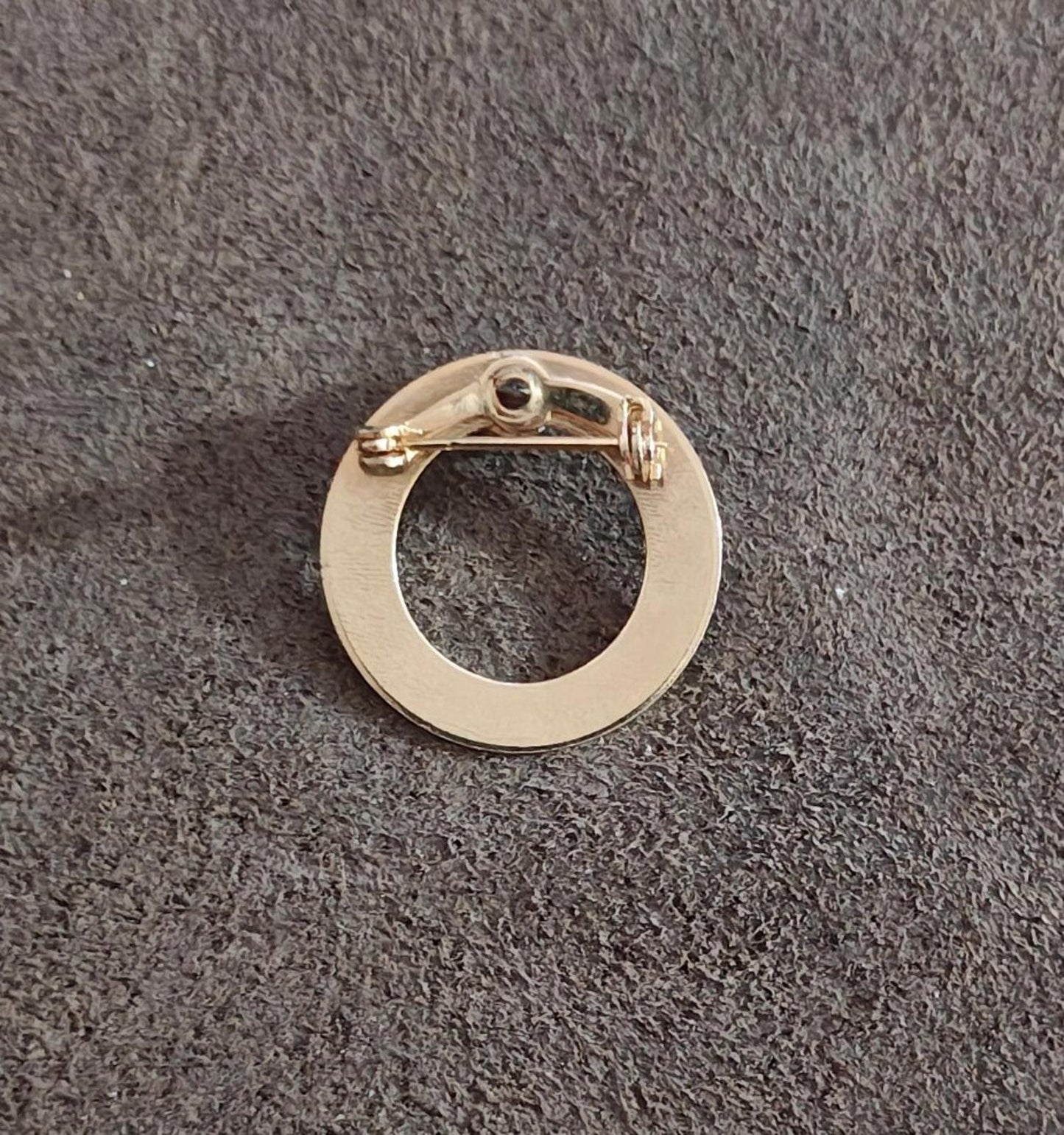 1980's Circle Textured With Faux Pearl Gold Tone Brooch Pin