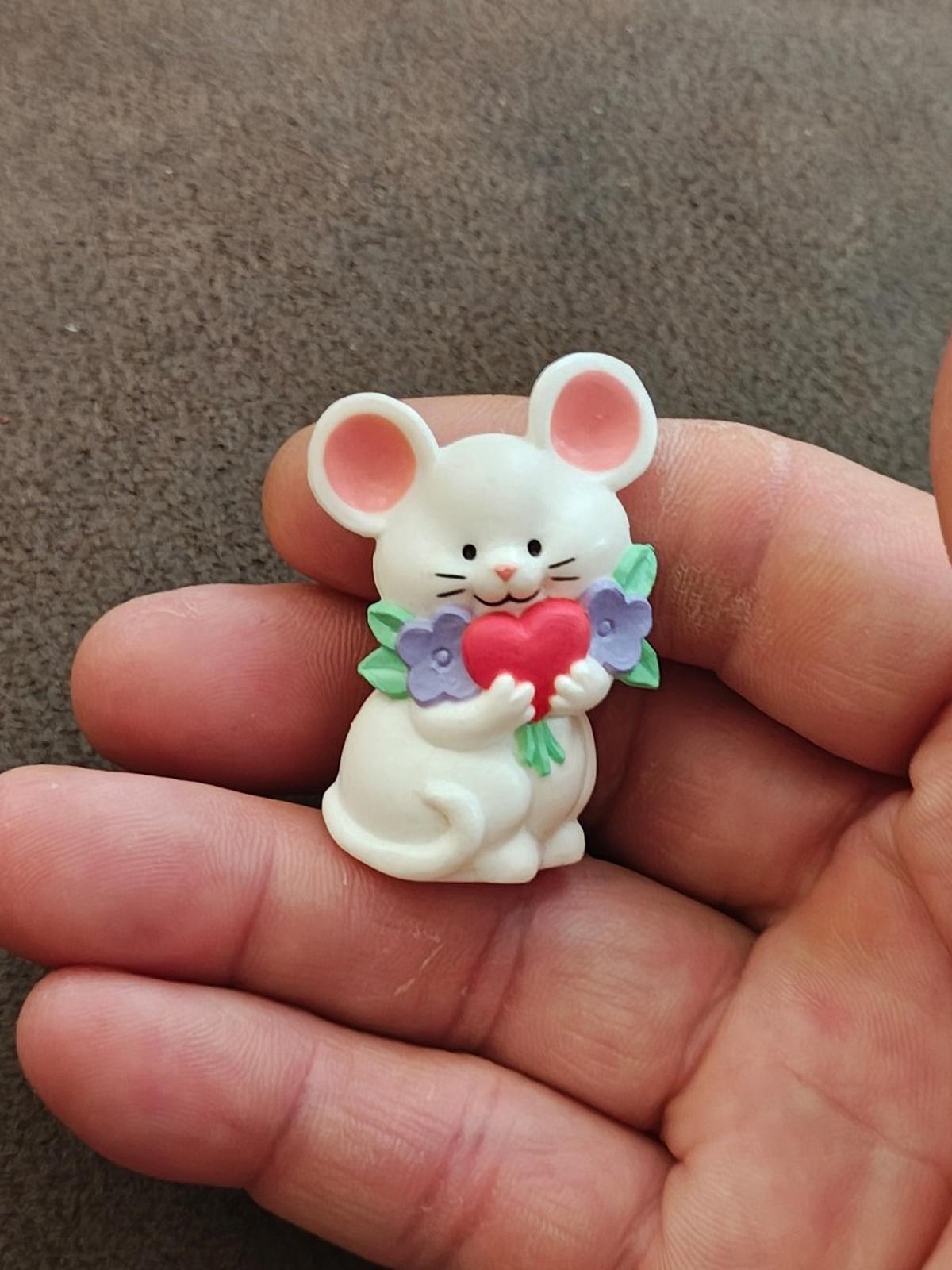 1980s White Mouse Holding a Red Heart and Purple Flowers Valentine's Brooch