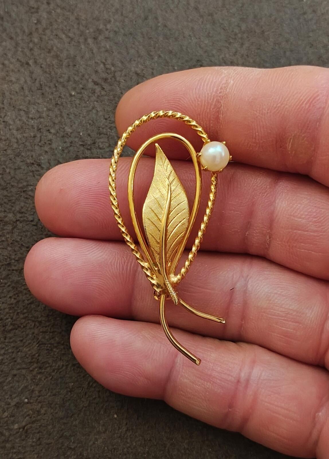 1960s Gold Tone Swirl Leaf Brooch With a Delicate Faux Pearl Accent