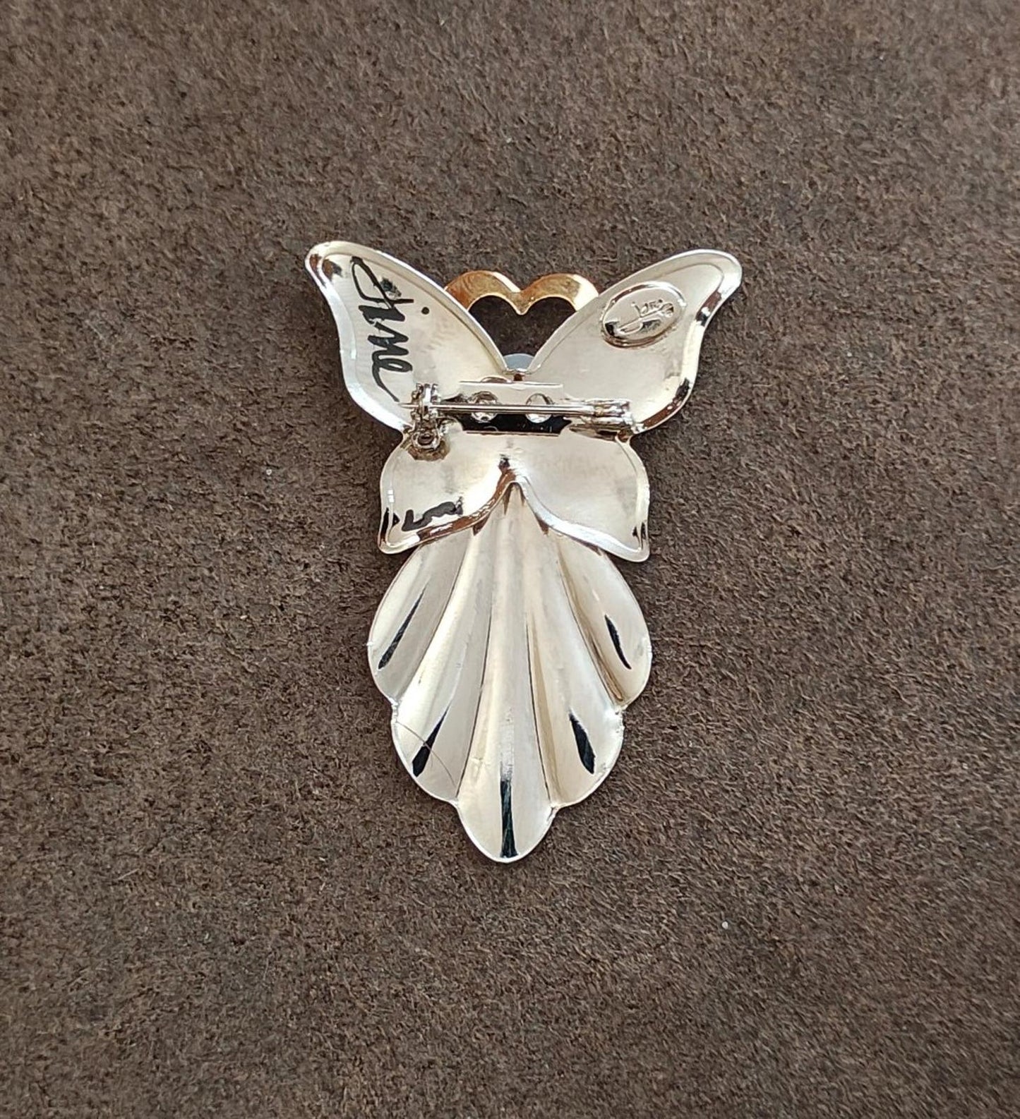 Pretty Vintage Signed Jane 1990s "Angel Of Love" Two-Tone Angel & Faux Pearl Pin