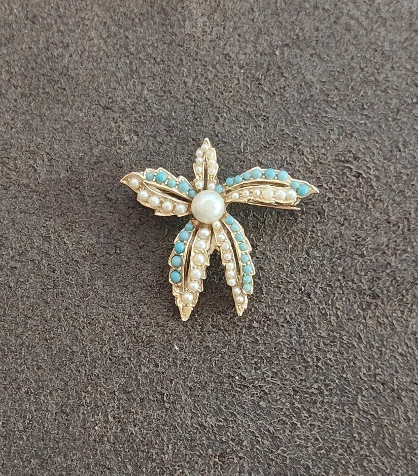1970s/80s Gold Tone Starfish With Faux Turquoise Beads & Faux Pearls Brooch Pin