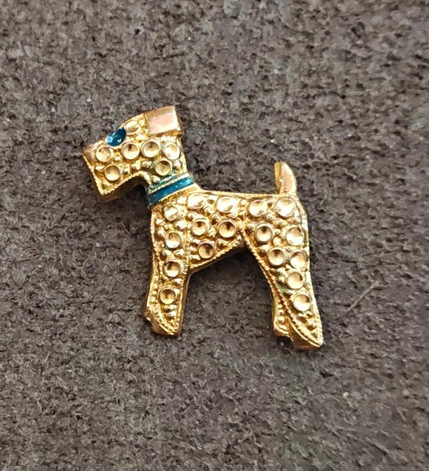 1890s Rare Gold Tone Textured Ornate Victorian Style Terrier Dog Brooch