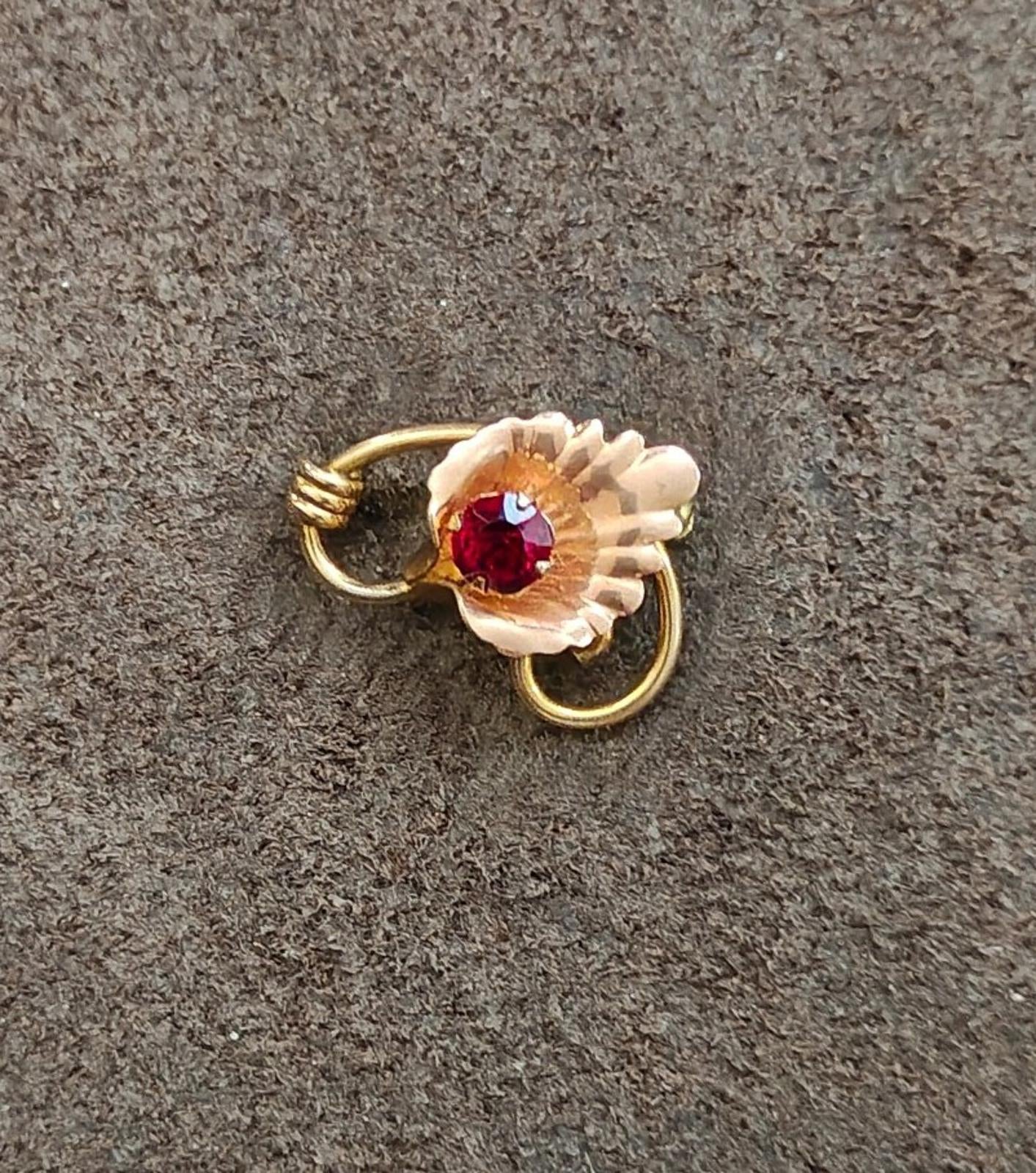 1940/50s Van Dell Calla Lily Gold Tone Brooch With a Red Gemstone