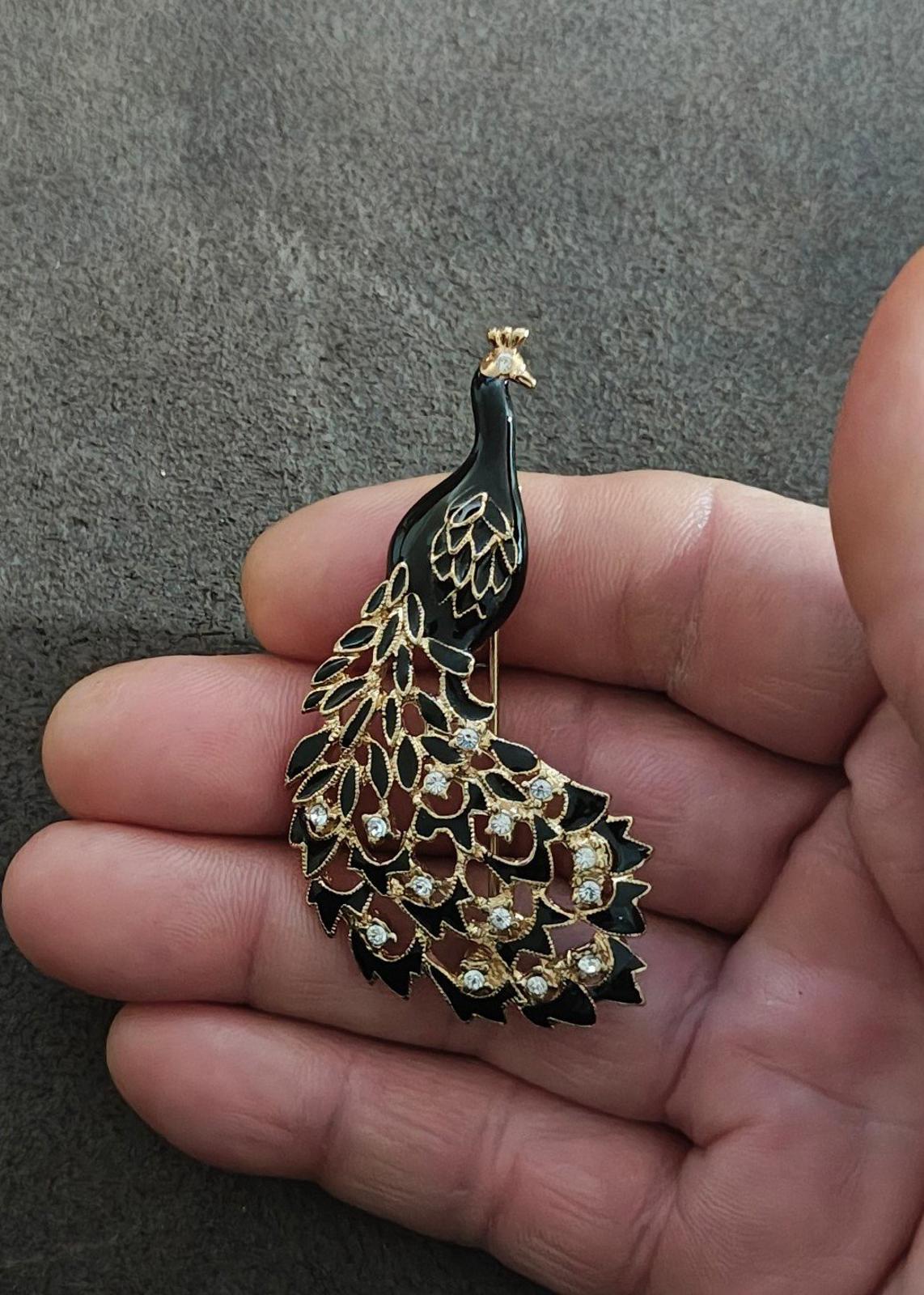 1990's Gold Tone Black Peacock With Sparkling Rhinestones Brooch Pin