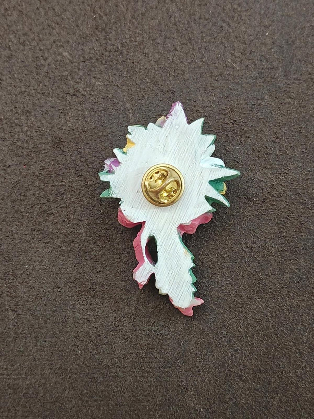 Back of flower bouquet resin brooch with gold pin and white painted surface