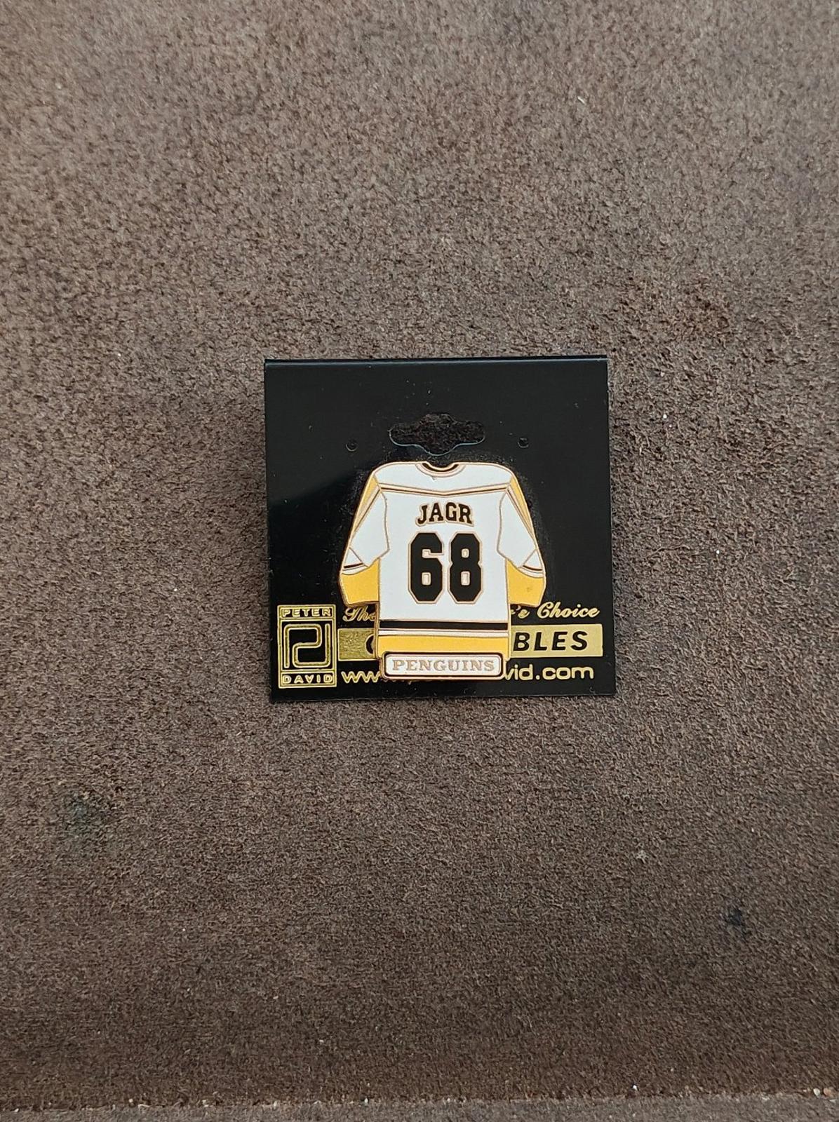 1990s Pittsburgh Penguins Jaromir Jagr #68 Jersey Gold Tone Enamel Pin