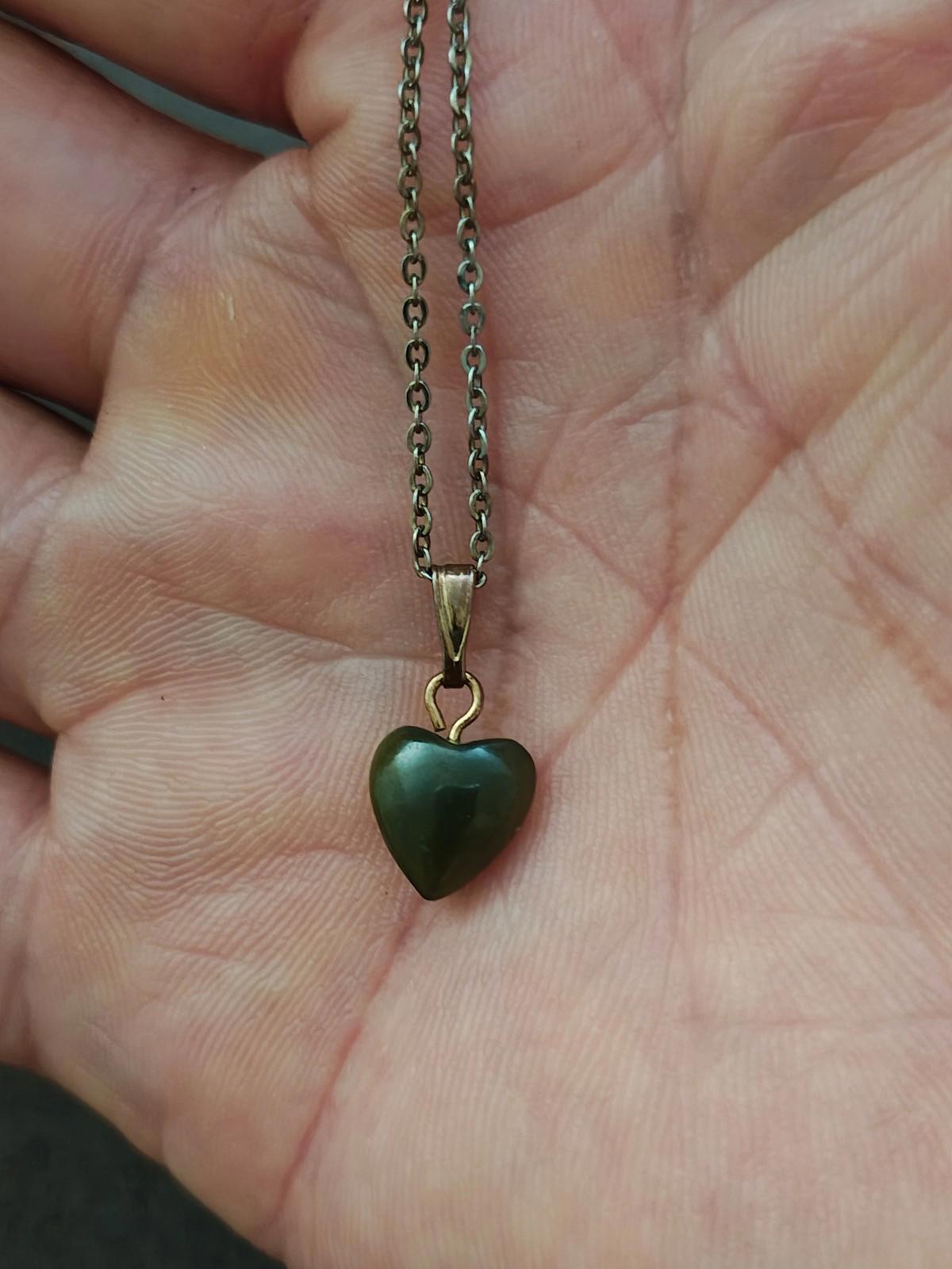 1980's Jade Like Heart Shaped Stone Pendant Necklace