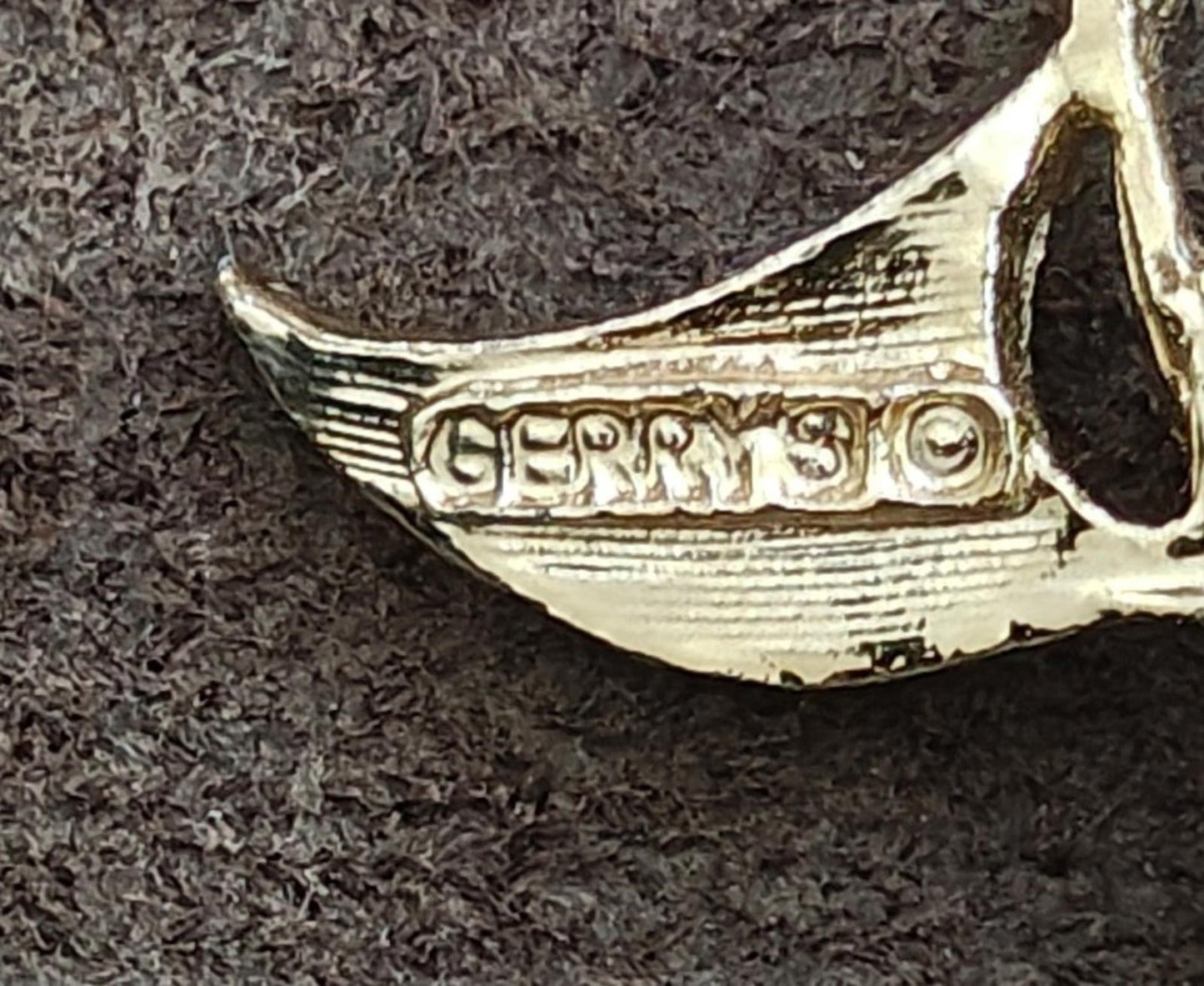 1960s Signed Gerry's Golf Club and Flag Gold Tone With Red Enamel Pin