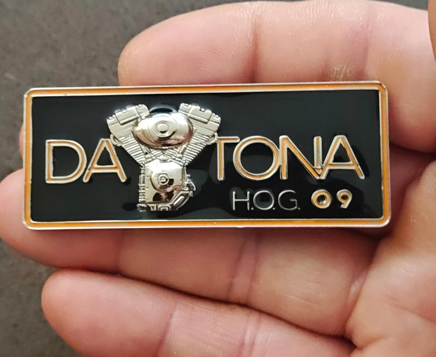 2009 Harley-Davidson Owners Group (H.O.G.) Daytona Silver Tone Enamel Pin