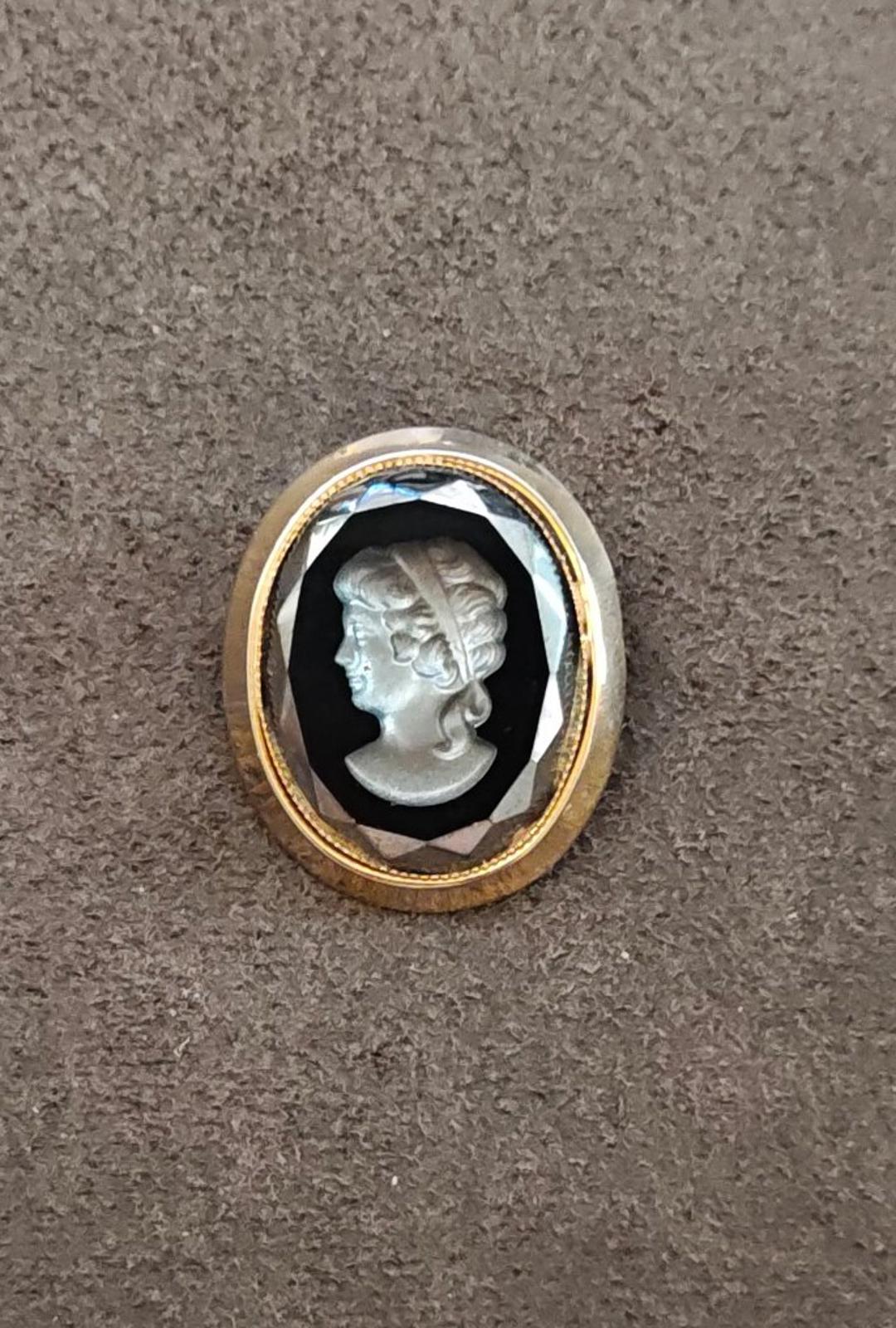 1950s Roman Revival Hematite Glass Reverse Intaglio Frosted Gold Tone Brooch