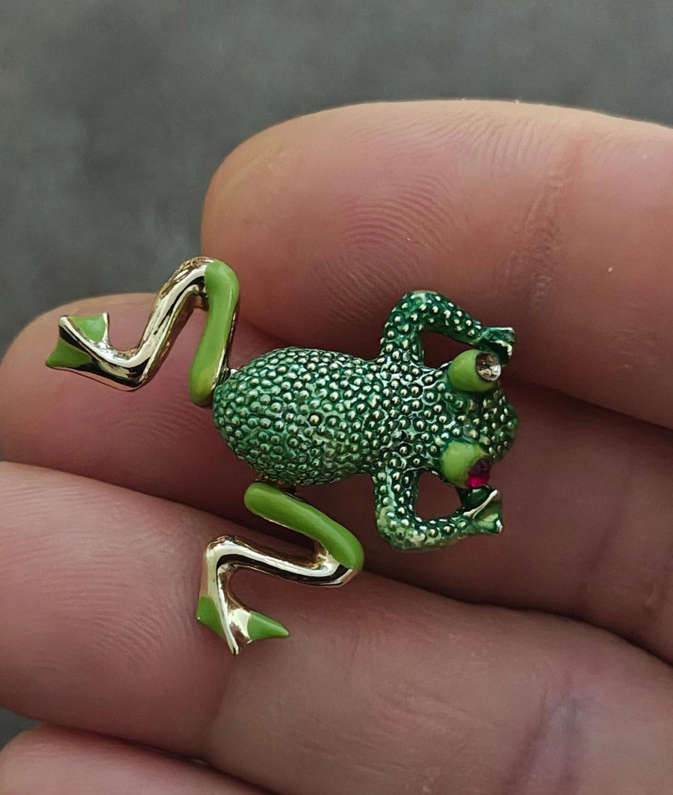 1960s/70s Gold Tone Green Frog Enamel With Red Jeweled Eyes Brooch Pin