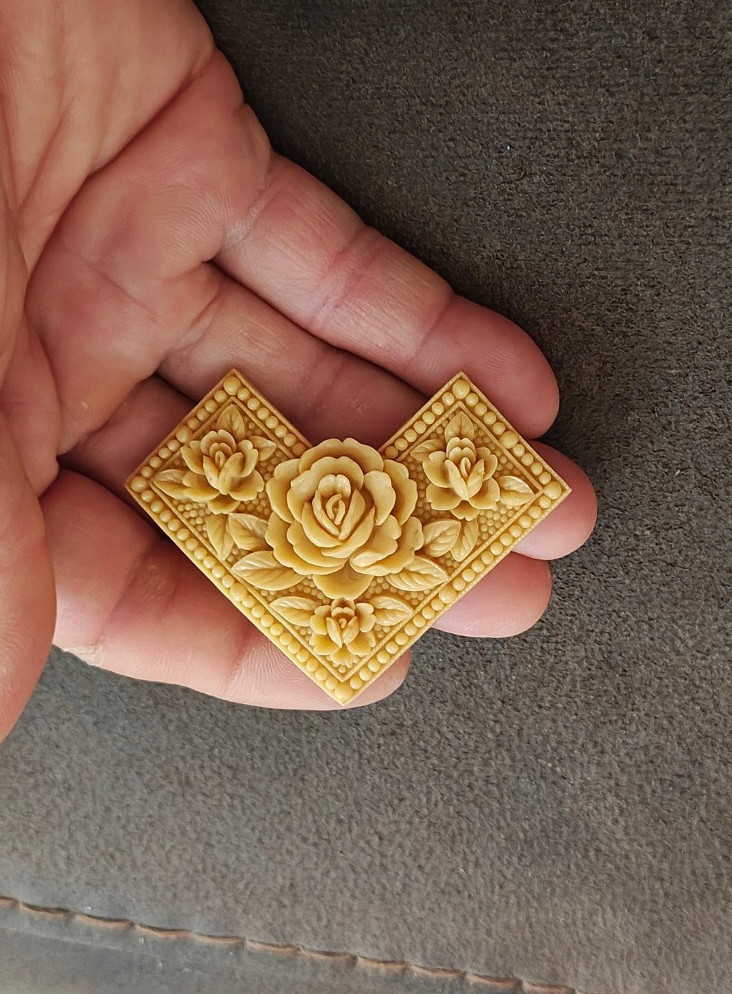 1930s/40s Molded Celluloid Floral V-Brooch Pin
