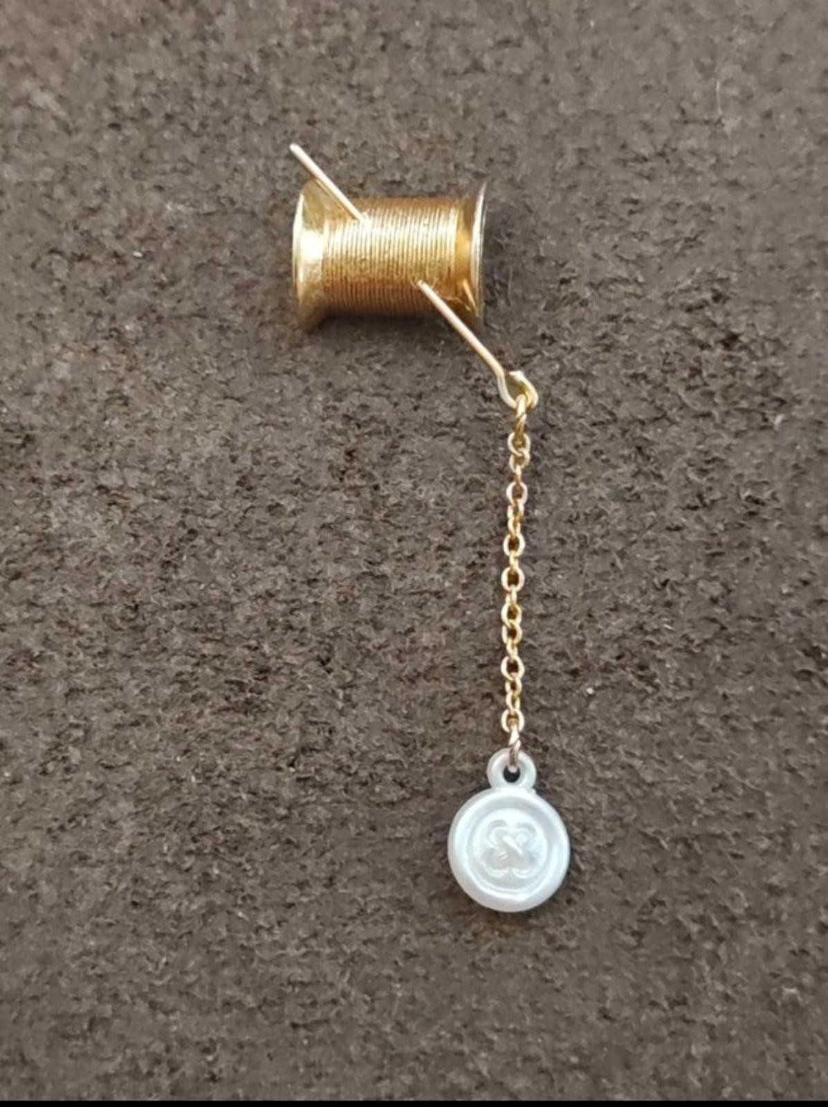 1983 Avon Gold Tone Needle Thread, Button Dangle Brooch