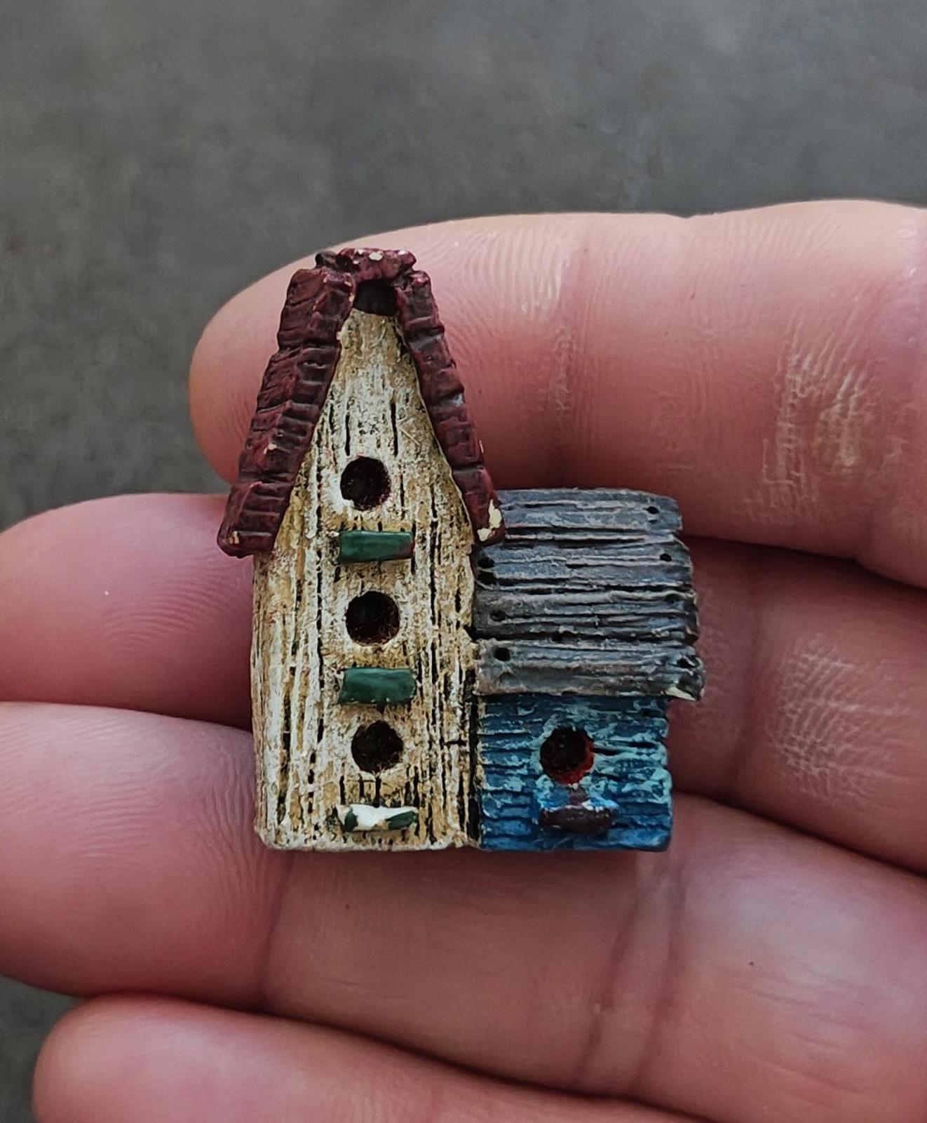 1980s Country Style 3D Birdhouse Resin Pin