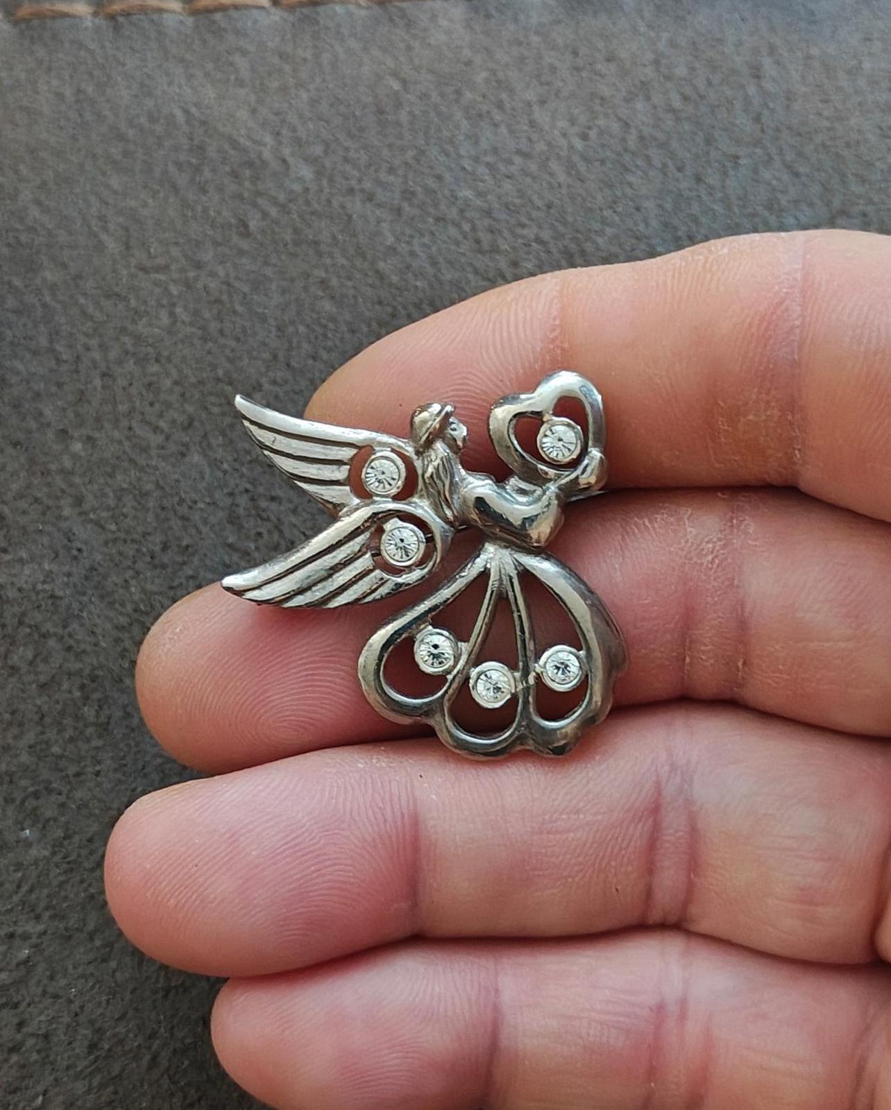 1990's Angel Of Love Angel With Heart and Clear Rhinestones Pin