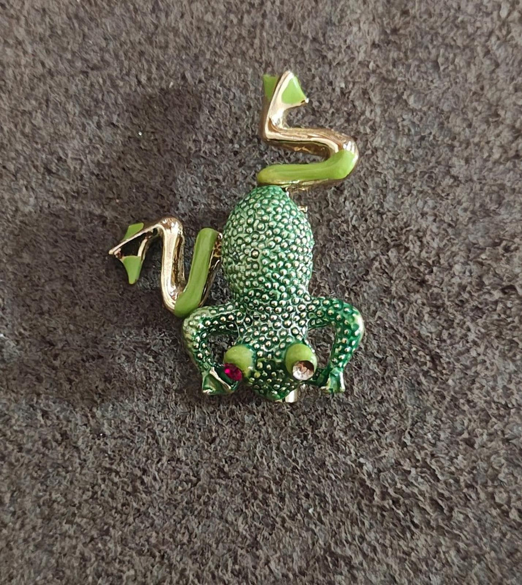 1960s/70s Gold Tone Green Frog Enamel With Red Jeweled Eyes Brooch Pin