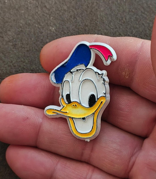 1970s/80s Rare Walt Disney Productions Donald Duck Plastic Pin