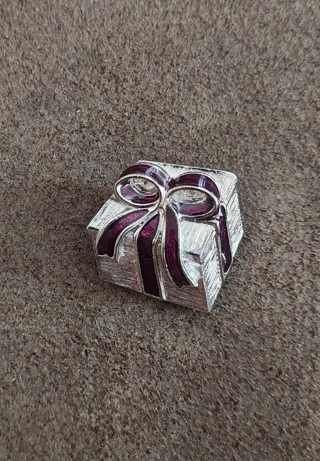 1980s Present With Purple Bow Silver Tone Enamel Pin Brooch