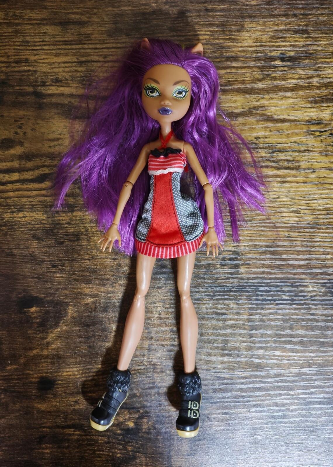 2008 Monster High Clawdeen  With Red Outfit & Black Shoes.