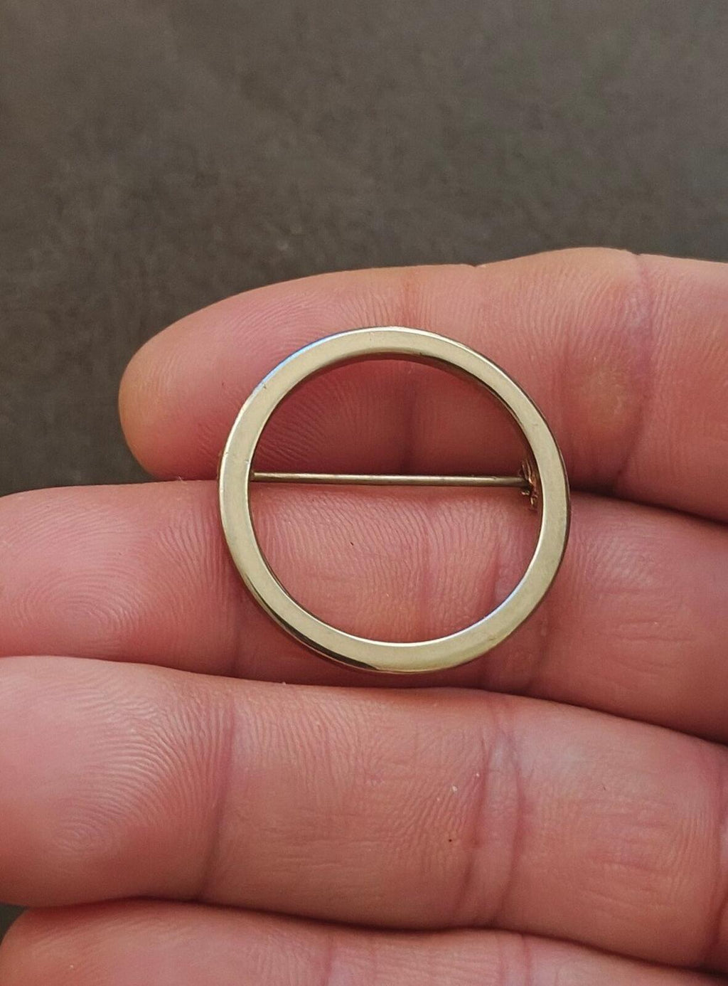 1950s/60s Classic Minimalist Open Circle Gold Tone Brooch Pin