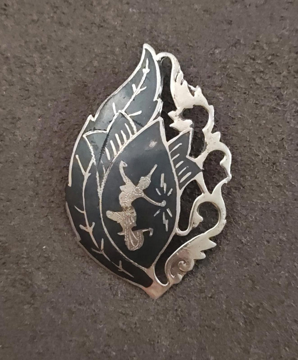 1950s Rare Sterling Silver Siamese Niello Brooch