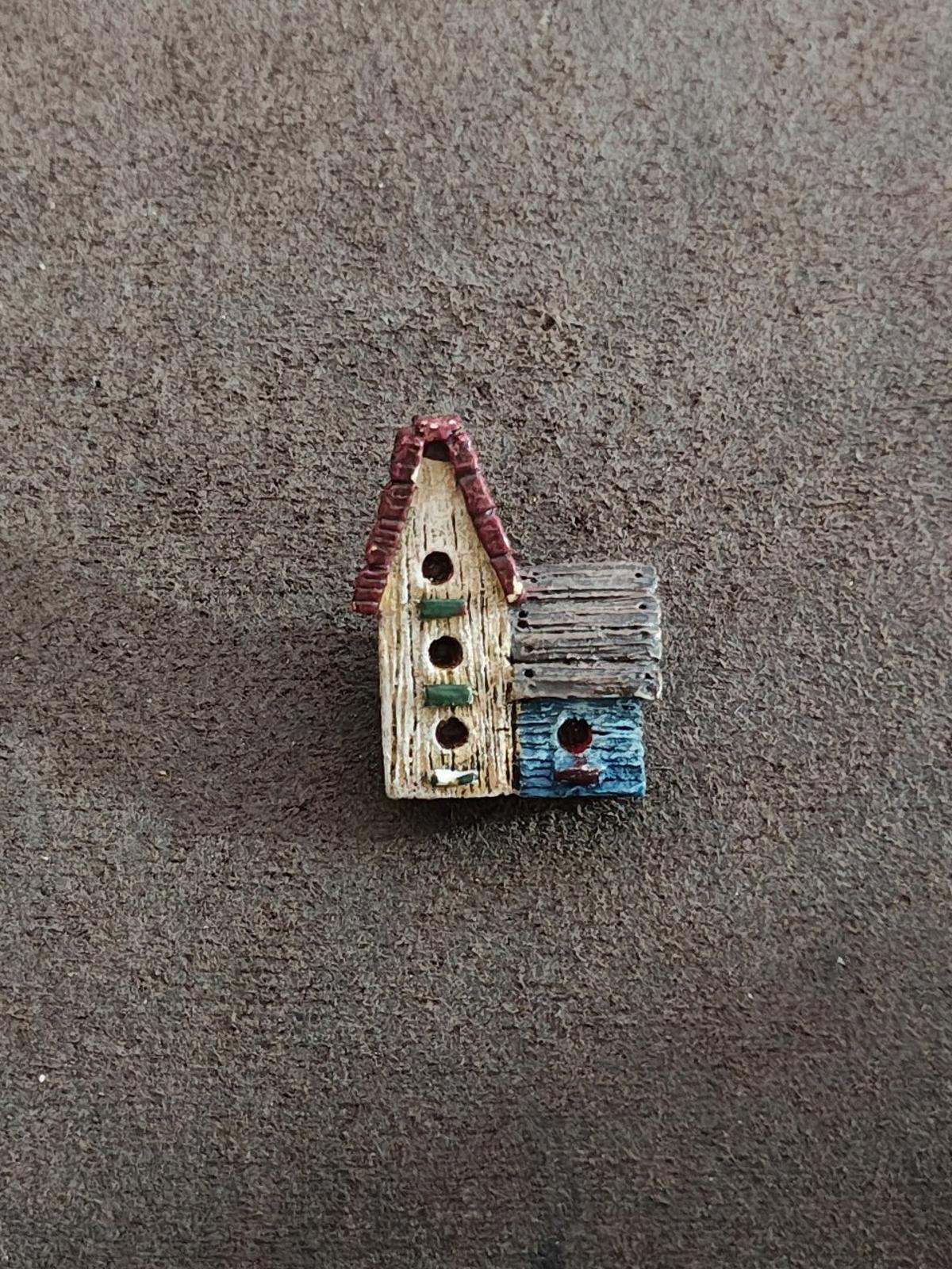 1980s Country Style 3D Birdhouse Resin Pin