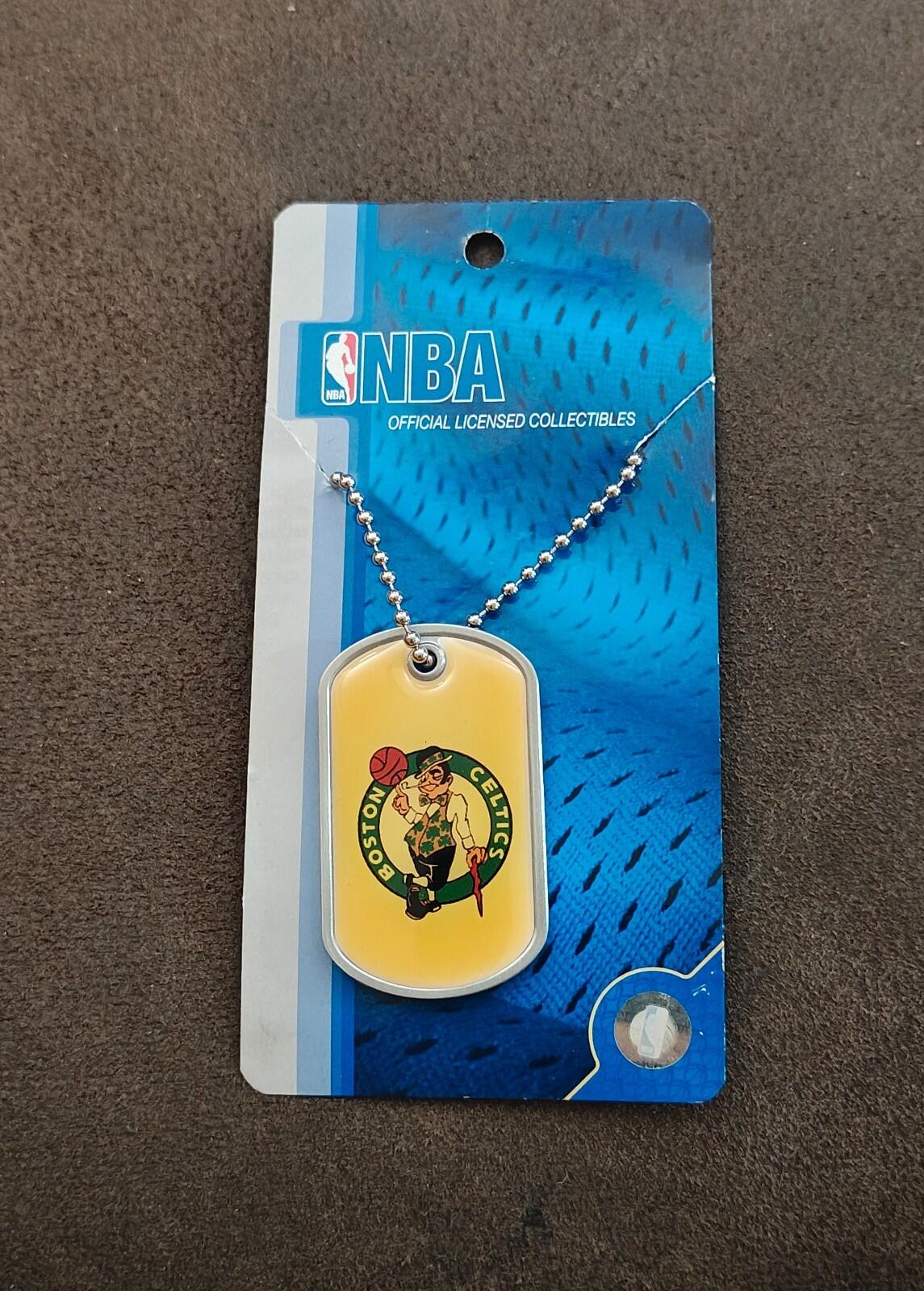 2004 Officially Licensed NBA Boston Celtics Silver Tone Enamel Dog Tag Necklace.