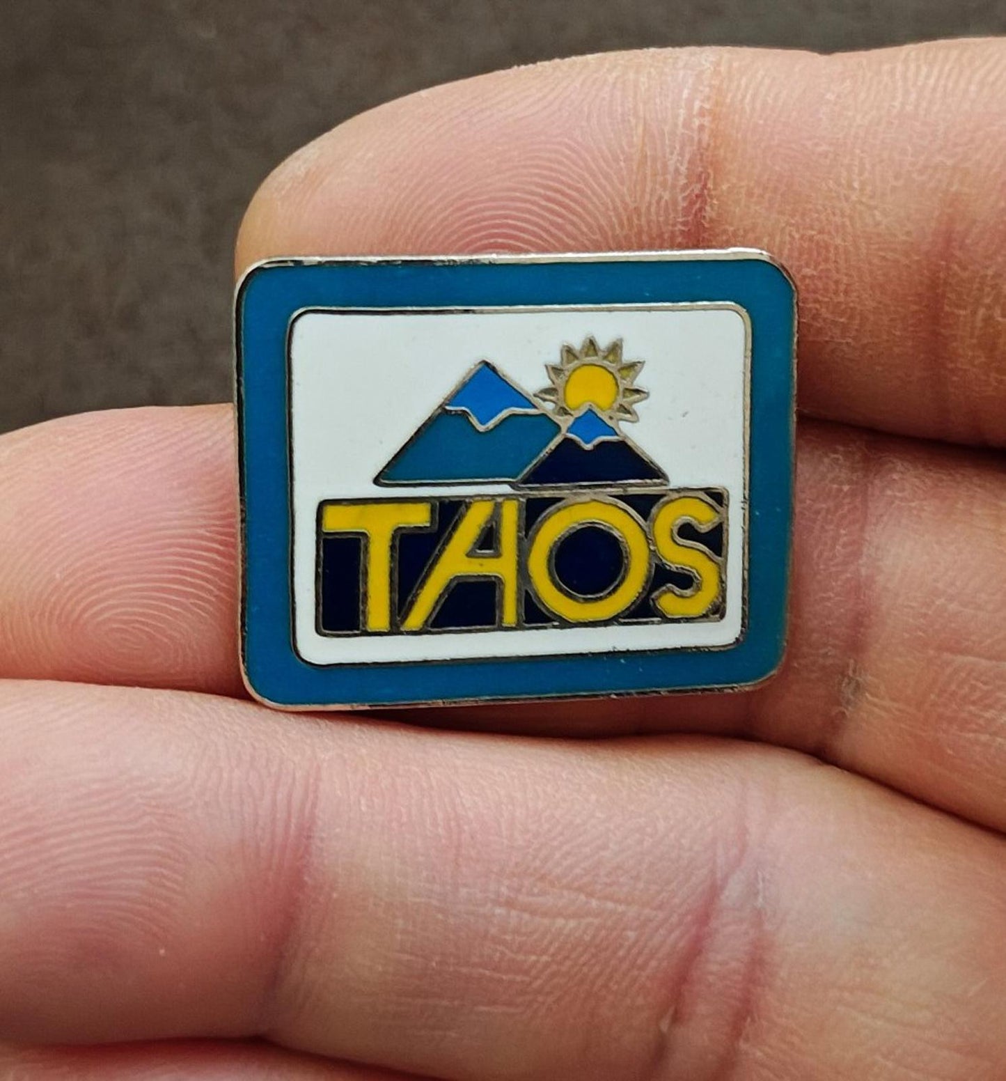 1970s/80s Taos New Mexico Ski Valley Silver Tone Pin